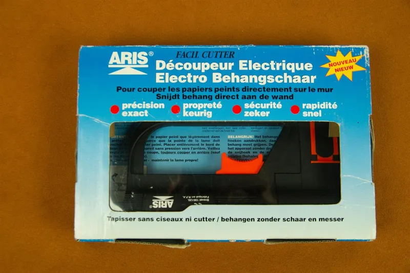 Электрические ножницы для обоев ARIS