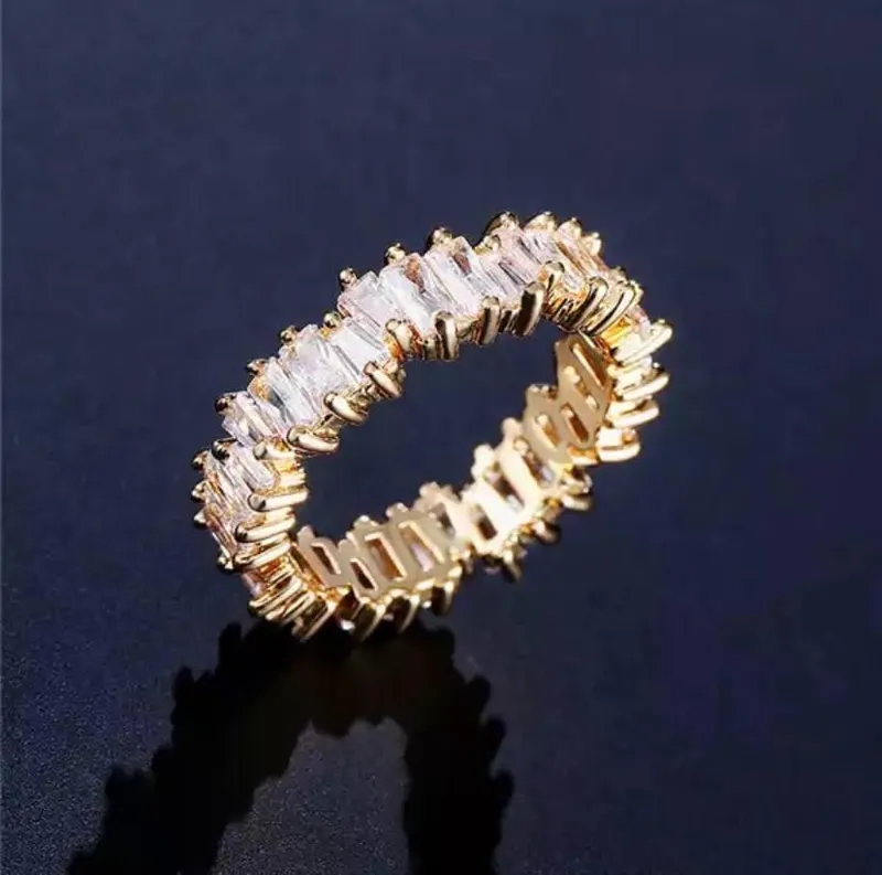 Кольцо женское с камнями дорожка бижутерия 17 Золотистое ( код...