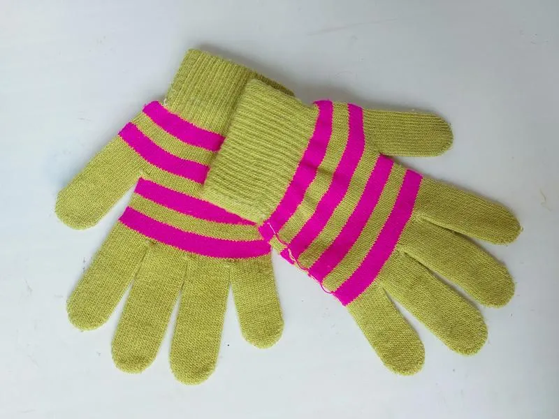 Перчатки на дівчинку 4-6 років. рукавички