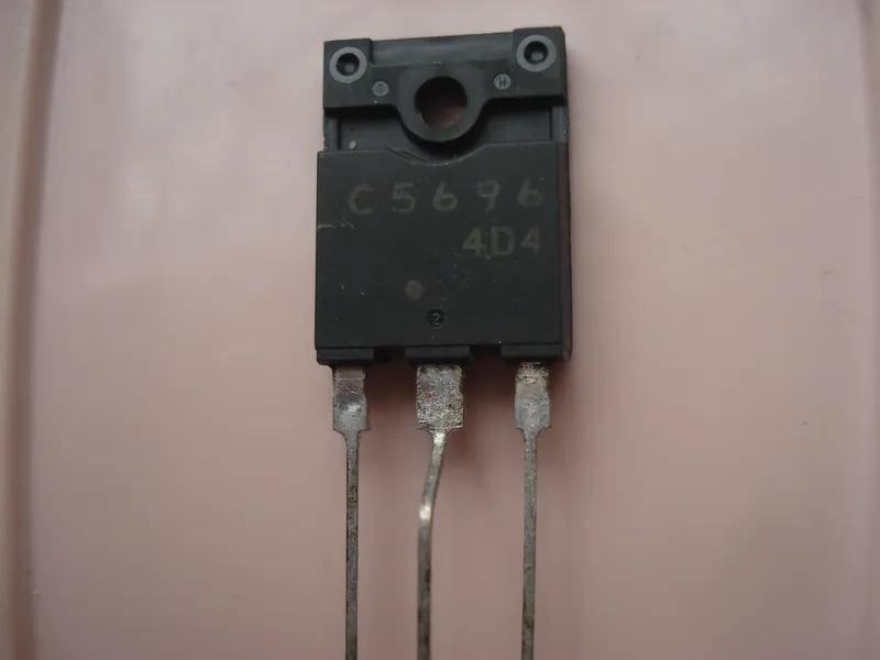Строчный транзистор 2SC5696
