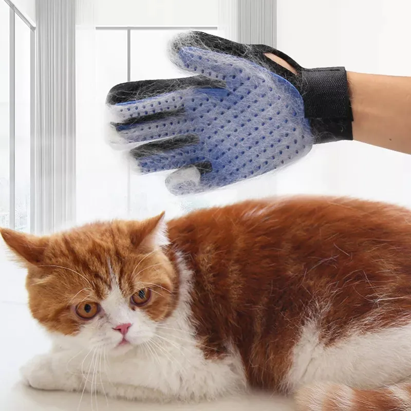 Перчатка для вычёсывания шерсти домашних животных