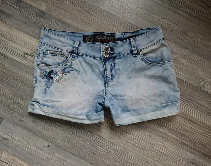 Женские джинсовые шорты варенки с вышивкой р.29