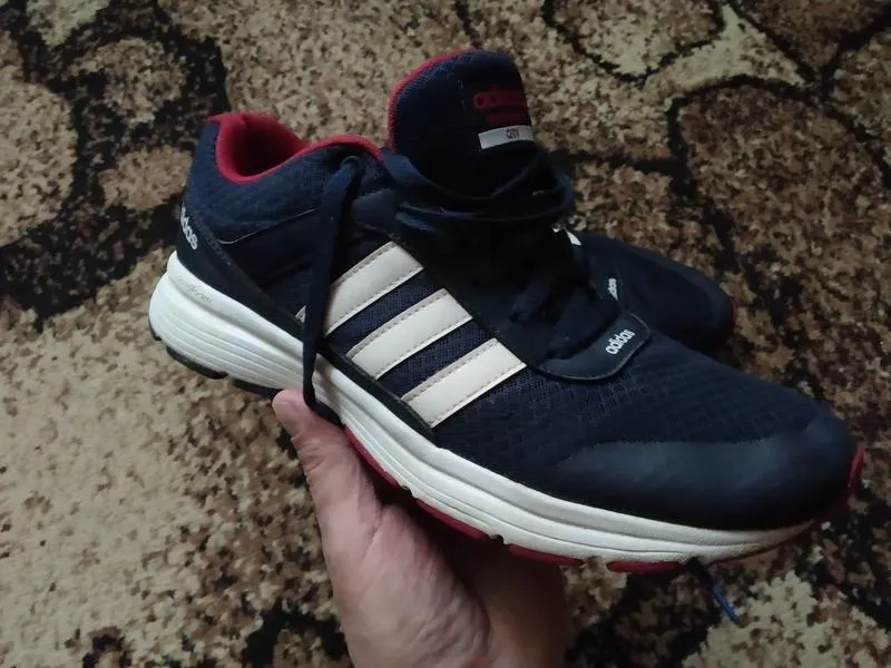 Кроссовки adidas