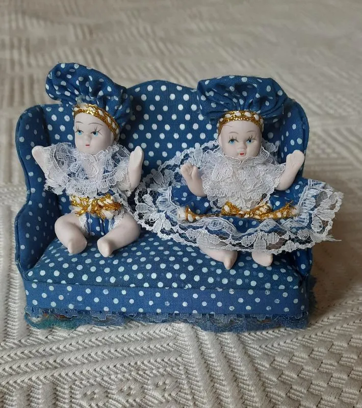 Куклы мальчик и девочка фарфор. коллекционные