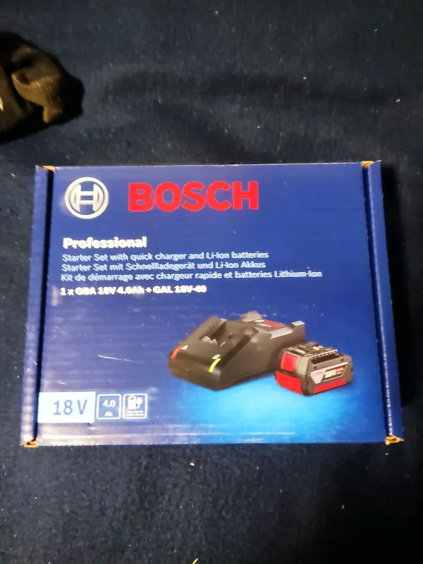 Набір bosch акумулятор і зарядка