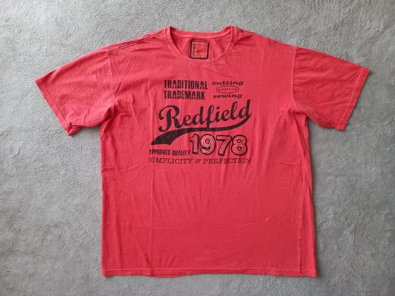 Брендовая футболка redfield.