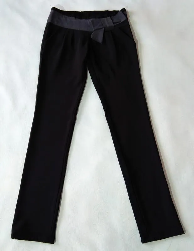 Черные брюки с серым поясом р. s