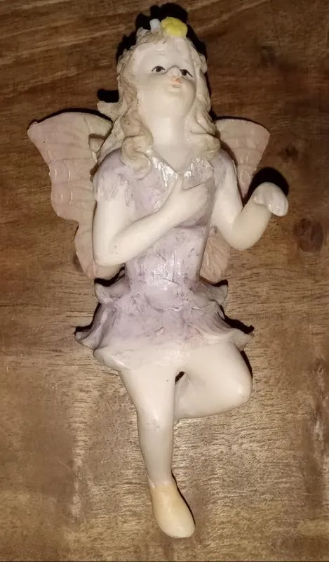 Статуэтка девочка с крыльями
