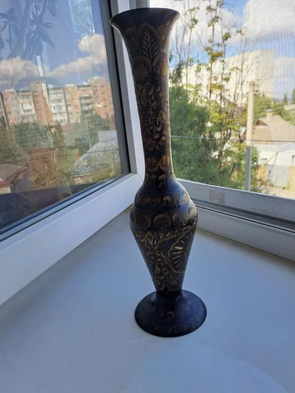 Красивая винтажная латунная чеканная ваза индия