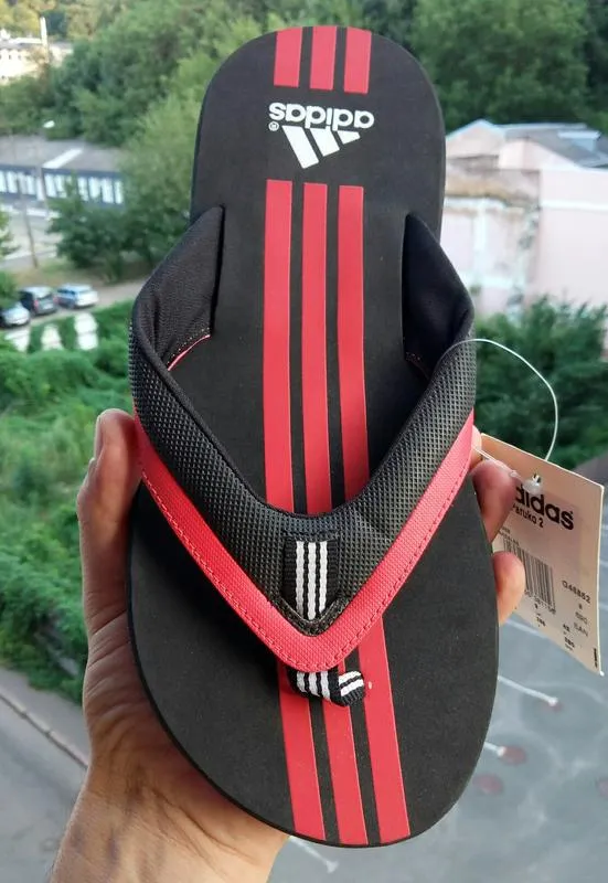 Новые мужские шлепанцы вьетнамки adidas paruko 2
g46852