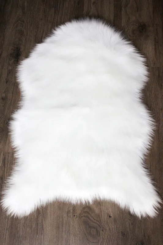 Белый коврик мех искусственная овчина, коврик шкурка 85х55 см