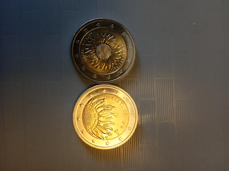Монеты номиналом в 2 евро 