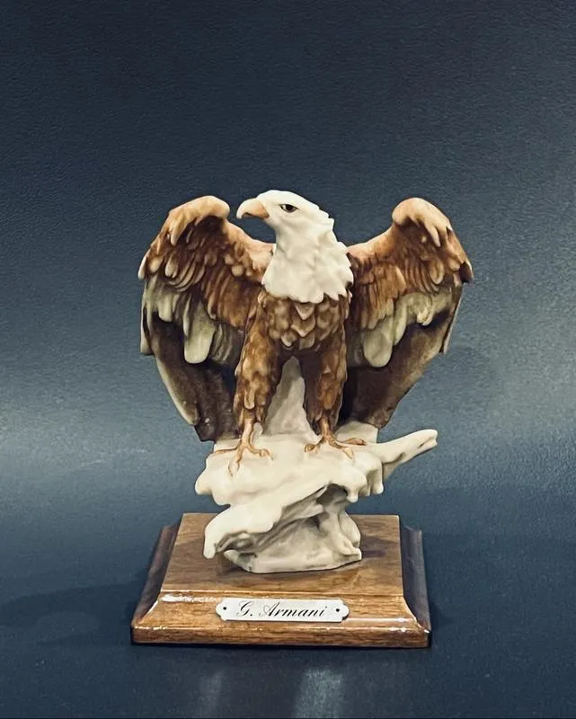 Фарфоровая статуэтка птица орёл g. armani 1985 capodimonte