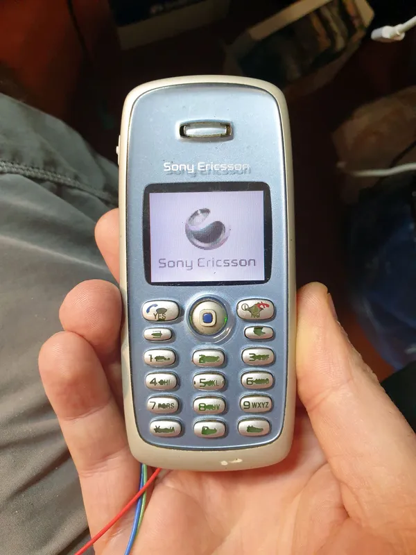 Sony Ericsson T300 ретро раритет винтаж антиквариат телефон