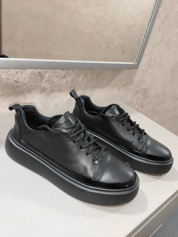 Кроссовки женские, кожа