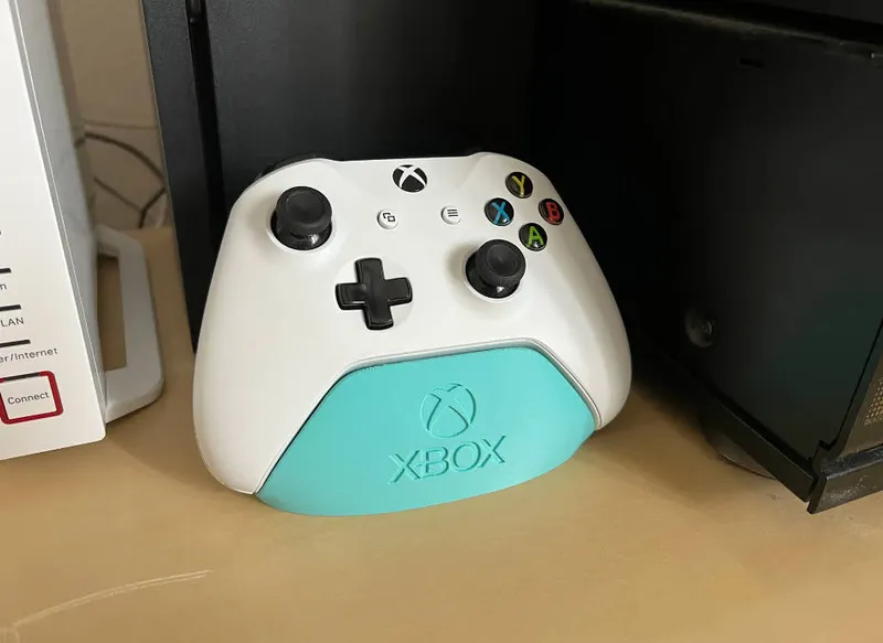 Минималистичная подставка для контроллера Xbox с логотипом
