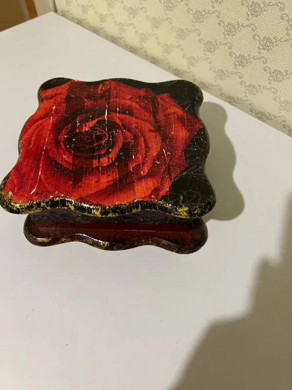 Шкатулка деревянная с розой