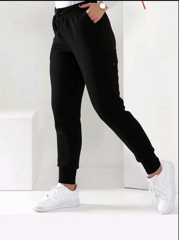 Женские трикотажные брюки