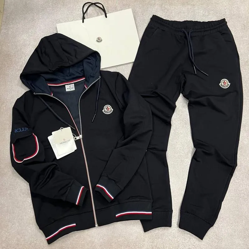 Мужской костюм moncler