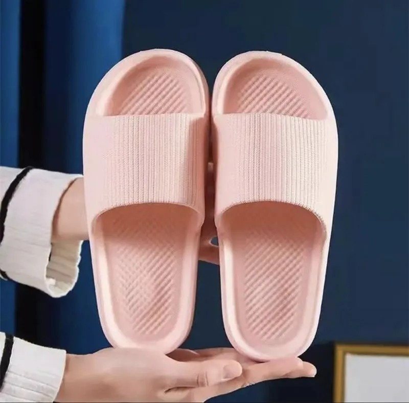 Тапочки жензкие,сланцы, шлепанцы