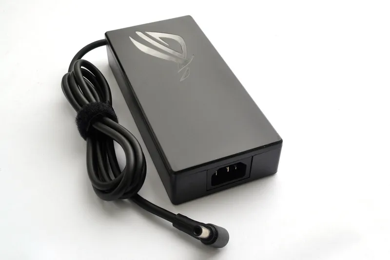 Блок питания Asus 240W Slim-корпус 20V, 12A, разъем 6.0/3.7 (p...