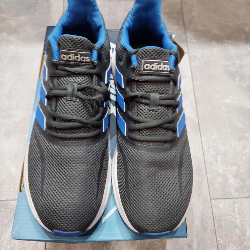 Кроссовки мужские.