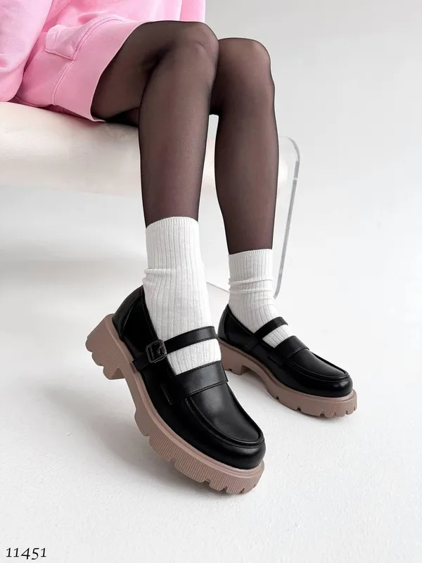 Жіночі чорні лофери