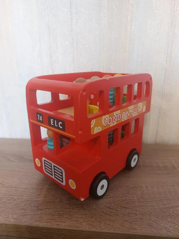 Деревянный двухэтажный автобус. развивающая игрушка