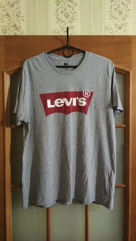 Мужская футболка levis levi's (m-l) оригинал