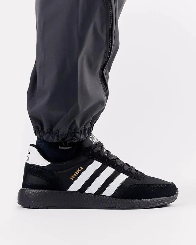Демисезон adidas originals iniki total black white