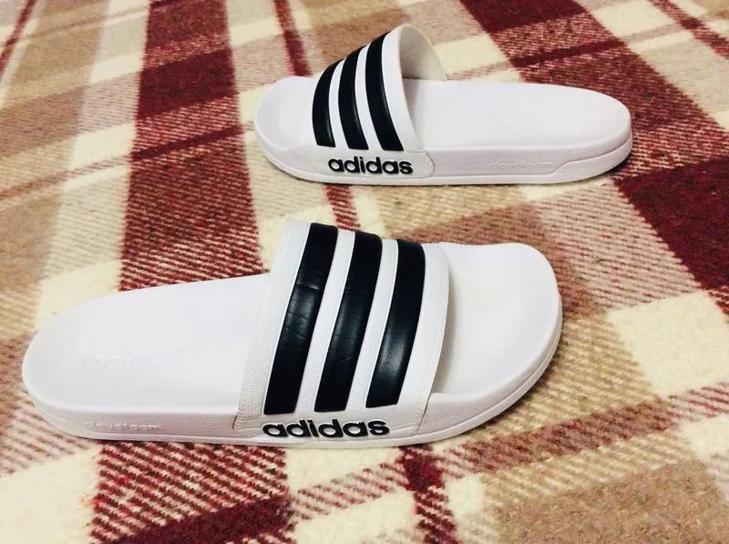 Шлепанцы, сланцы, пантолеты adidas (оригинал)