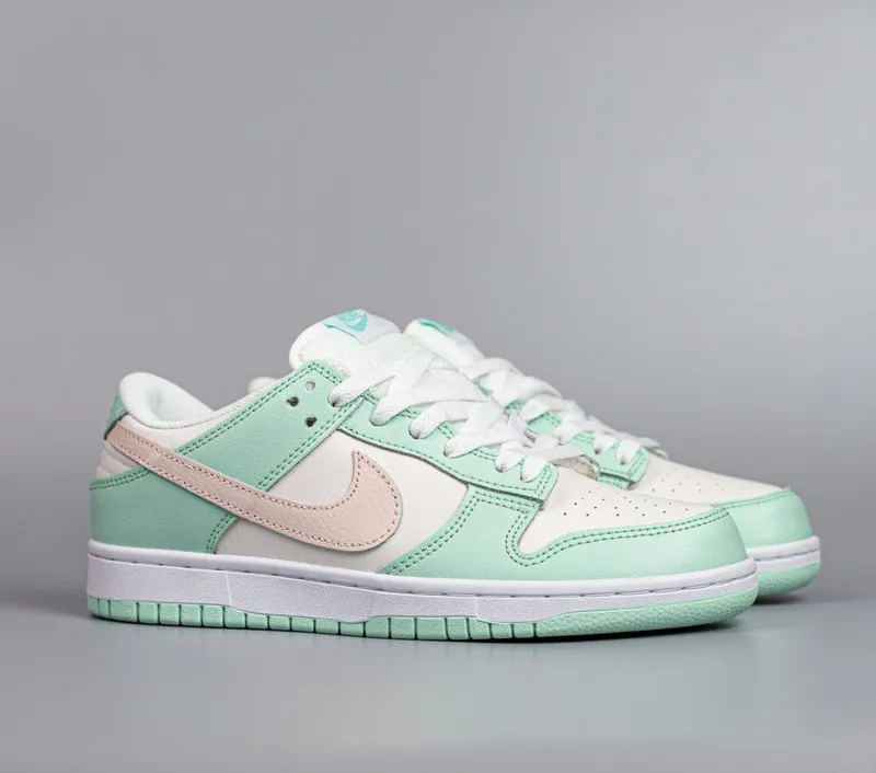 Жіночі кросівки Nike SB Dunk