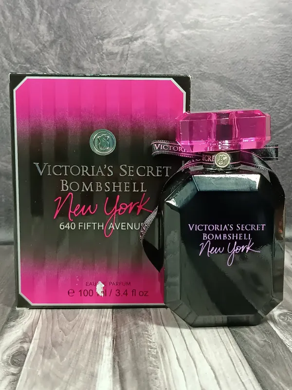 Женская парфюмированная вода Victoria's Secret Bombshell New Y...