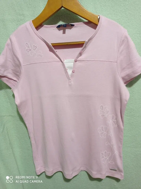 Нежно-розовая футболка с элементами вышивки maine new england ...