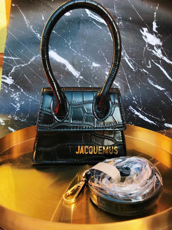 Мини - сумочка брендовая jacquemus тренд маленькая чёрная сумка