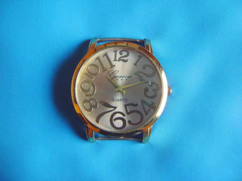 Женские наручные кварцевые часы Geneva