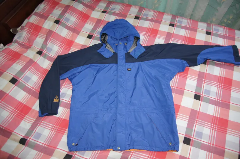 Куртка LoweAlpine (Размер XL)